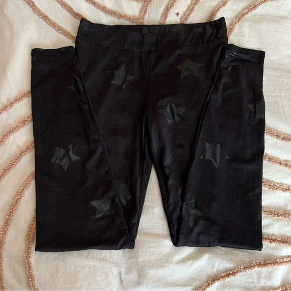 Ardene NWOT black leggings with metallic black stars - Picture 4 of 5